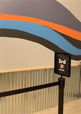 barrier directional sign