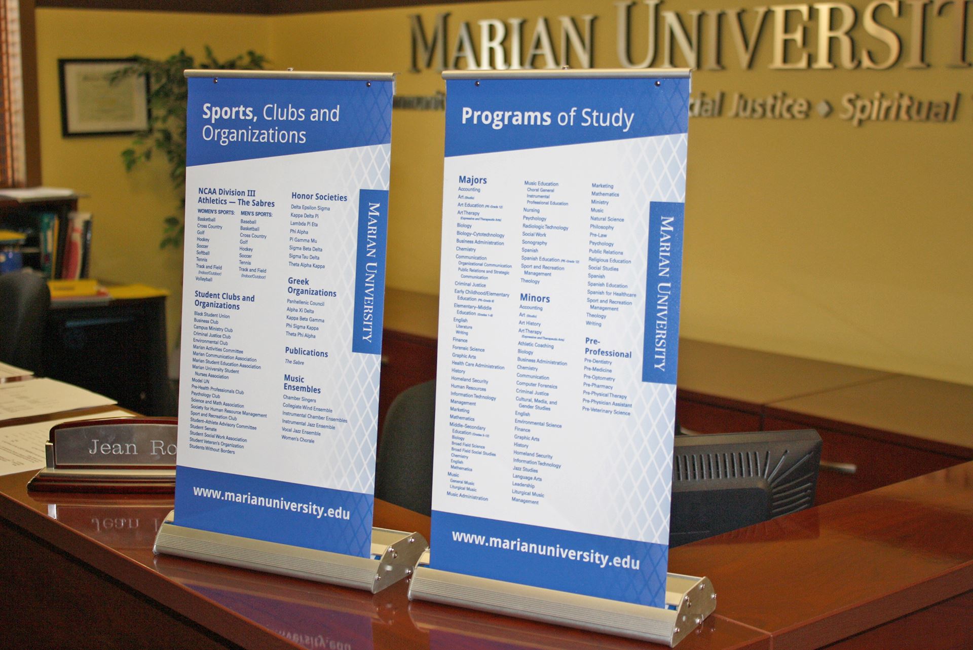 Table Top Retractable Banner Stands